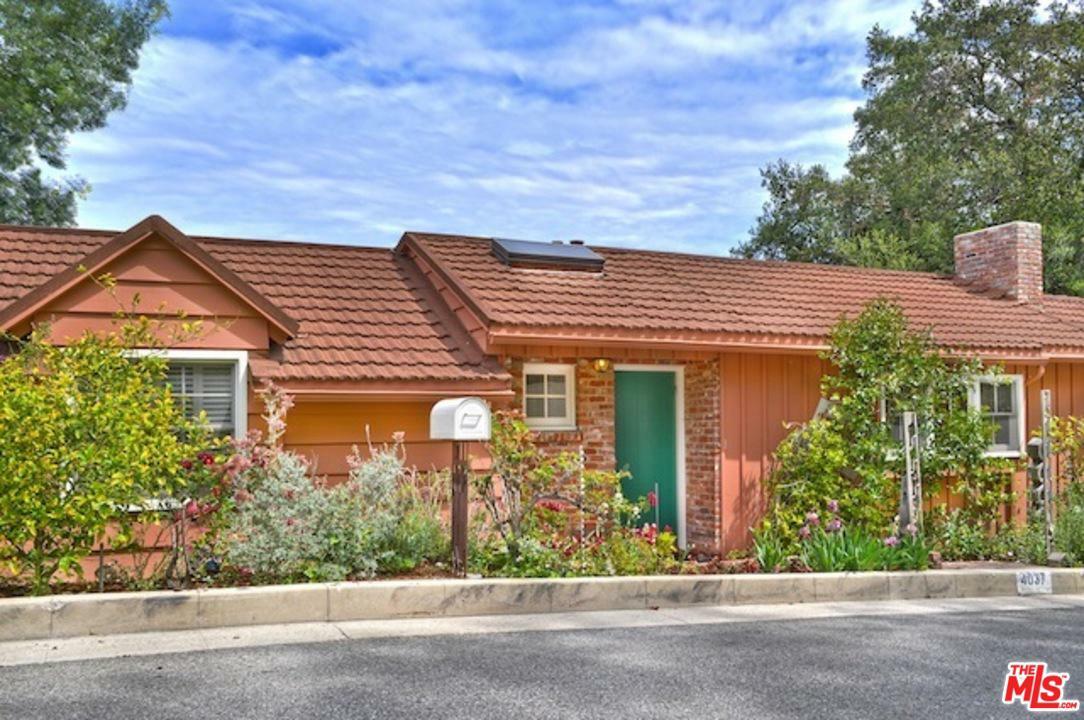 Property Photo:  4037 Milaca Pl  CA 91423 