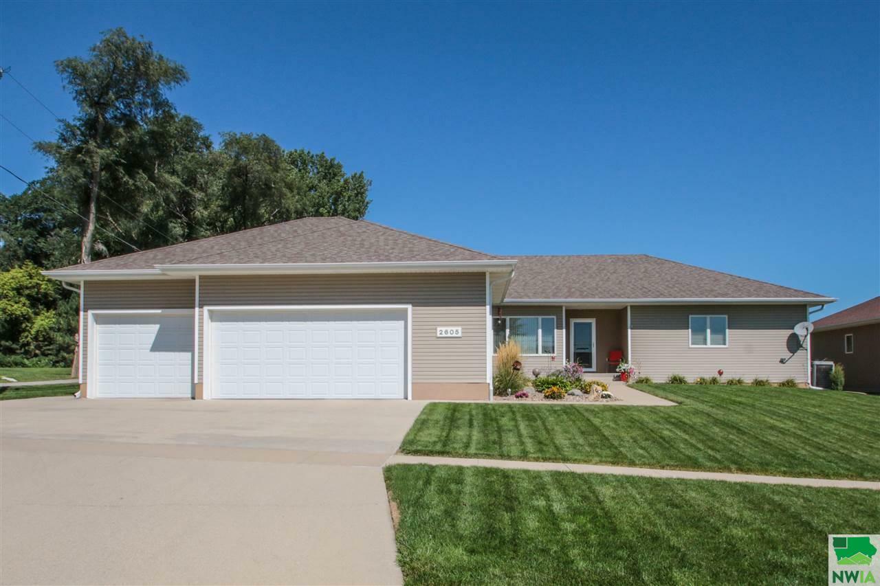 Property Photo:  2605 41st Street  IA 51108 