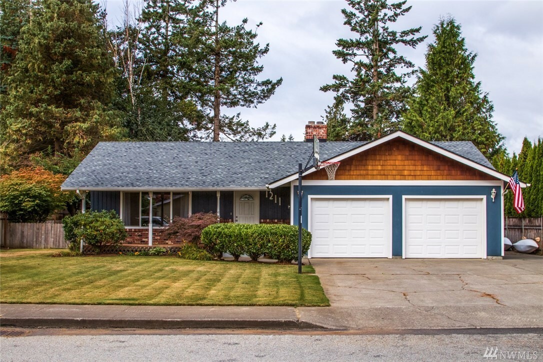 Property Photo: 1211 N Garden Wy WA 98264