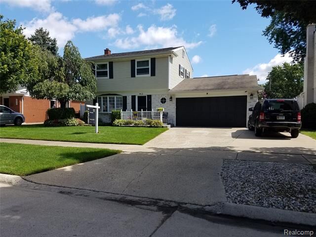 Property Photo:  903 S Dowling Street  MI 48186 