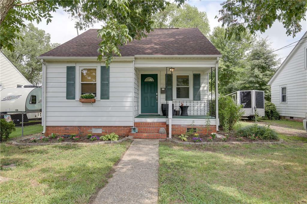 Property Photo:  320 Cherokee Road  VA 23661 