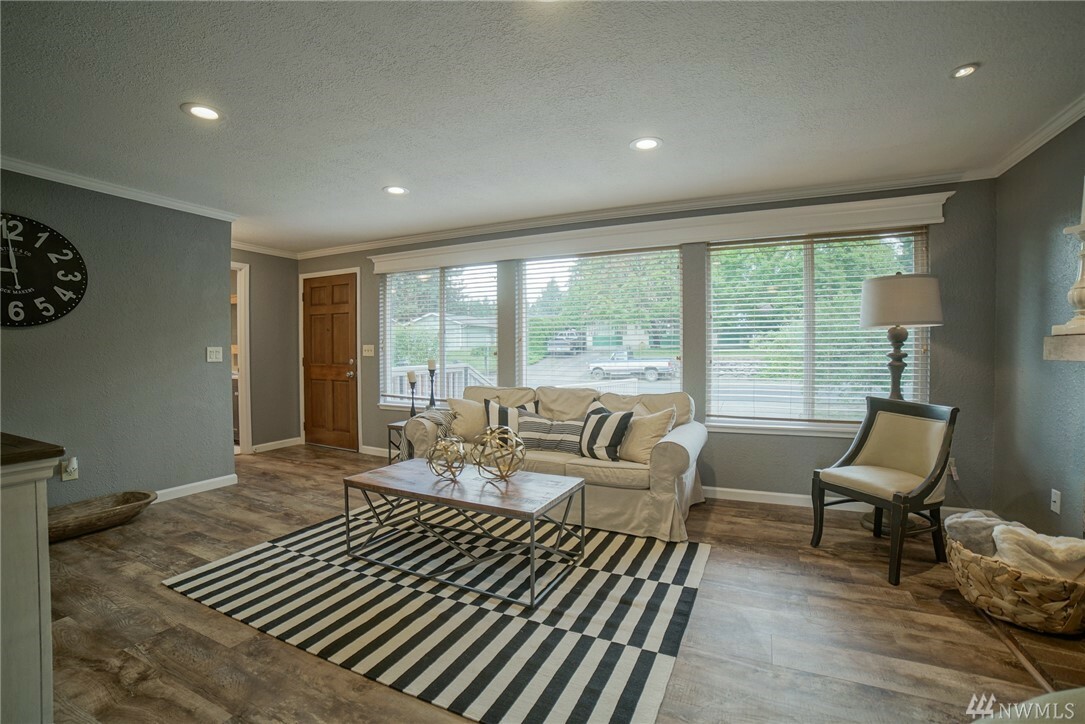 Property Photo: 13518 125th Av Ct E WA 98374