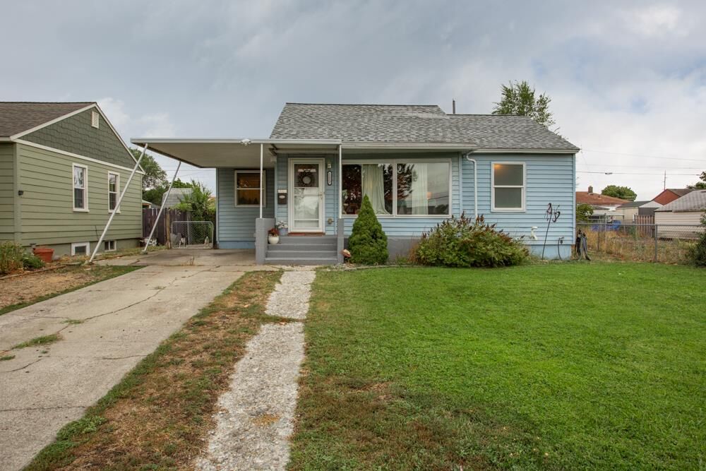 Property Photo:  1223 E Longfellow Ave  WA 99207-3155 