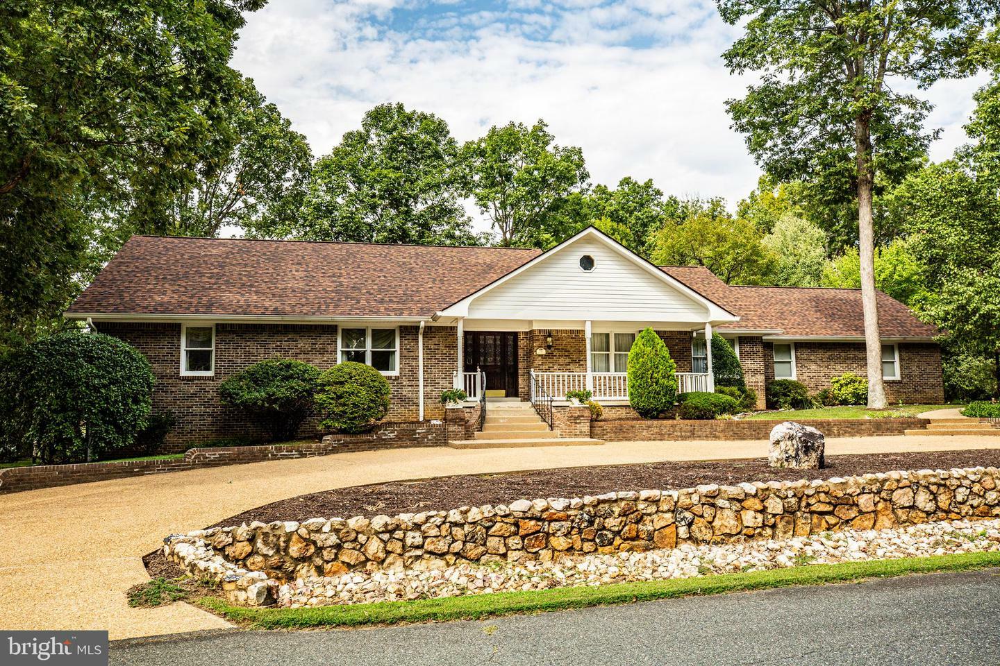 Property Photo:  2 Hunters Court  VA 22405 