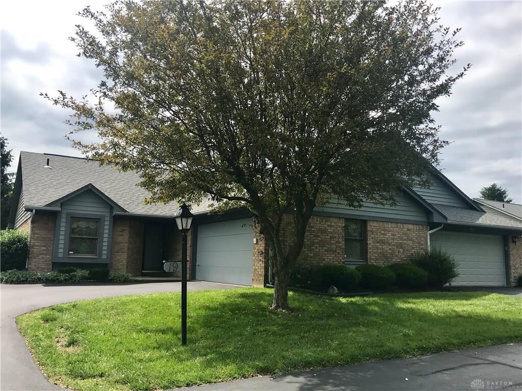Property Photo:  19 Pheasant Run Circle  OH 45066 