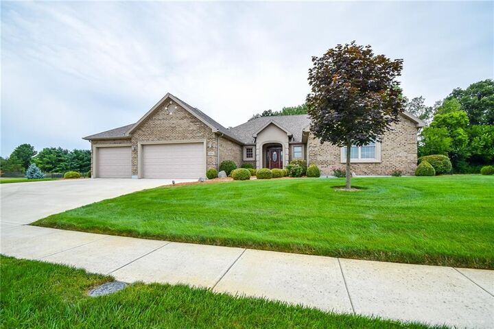 2801 Stonebridge Drive  Troy OH 45373 photo