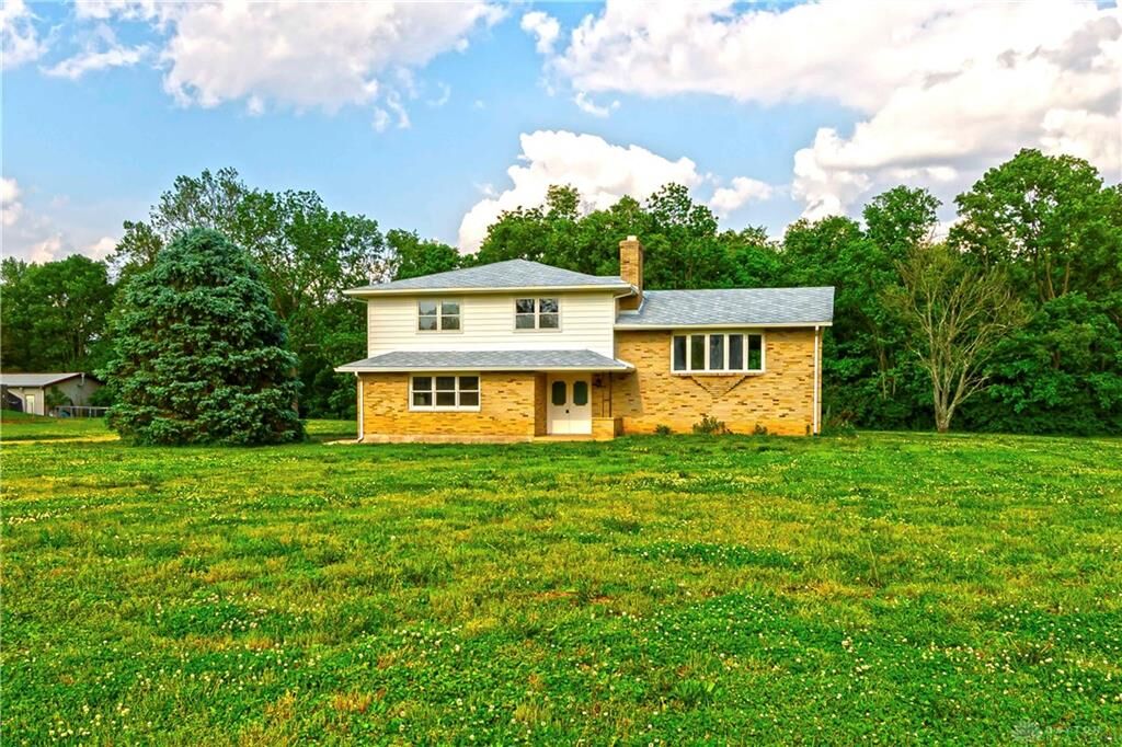 Property Photo: 960 Boulder Drive OH 45381