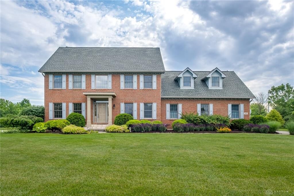 Property Photo: 1898 Winding Brook Way OH 45385