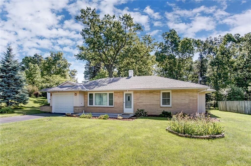 Property Photo: 1740 Miracle Mile OH 45503