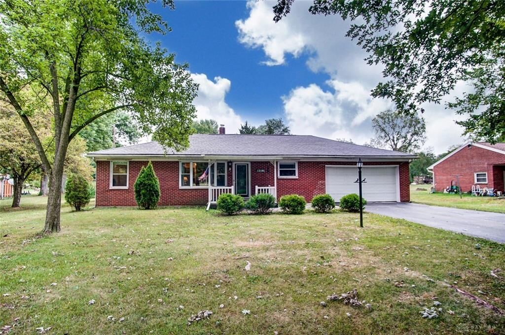 Property Photo: 452 W Possum Road OH 45506