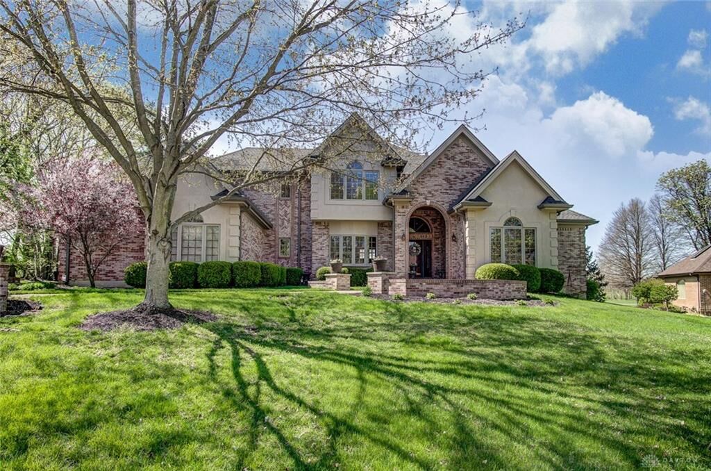 Property Photo: 215 Dalfaber Lane OH 45066