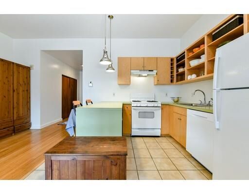 Property Photo:  92 Pearl St 12  MA 02150 