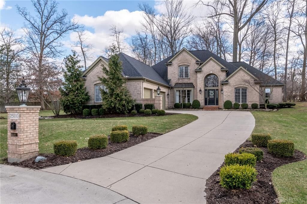 Property Photo:  2500 Oakmoor Lane  OH 45459 