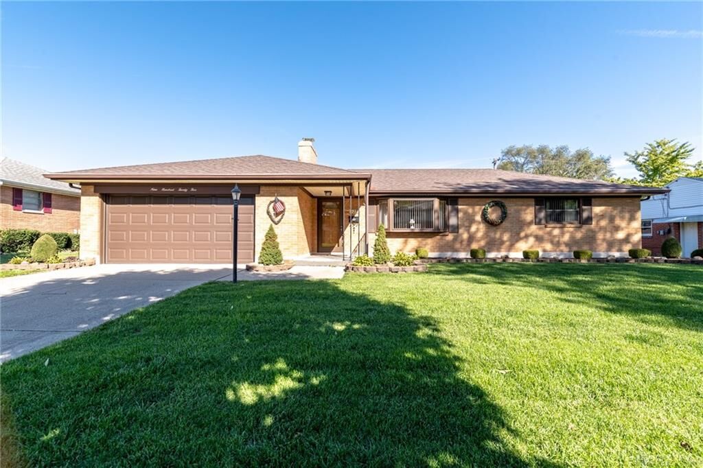 Property Photo: 925 Lawnwood Avenue OH 45429