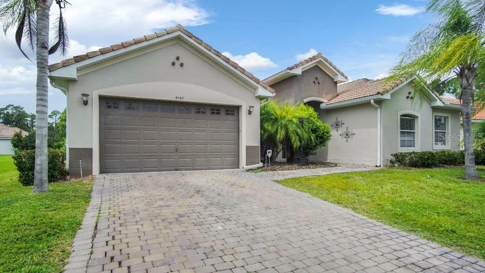 Property Photo:  4047 4047 Isles Of Bellalago Navigator   34746 