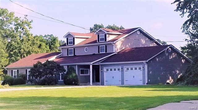 Property Photo:  683 West Country Lane   62234 