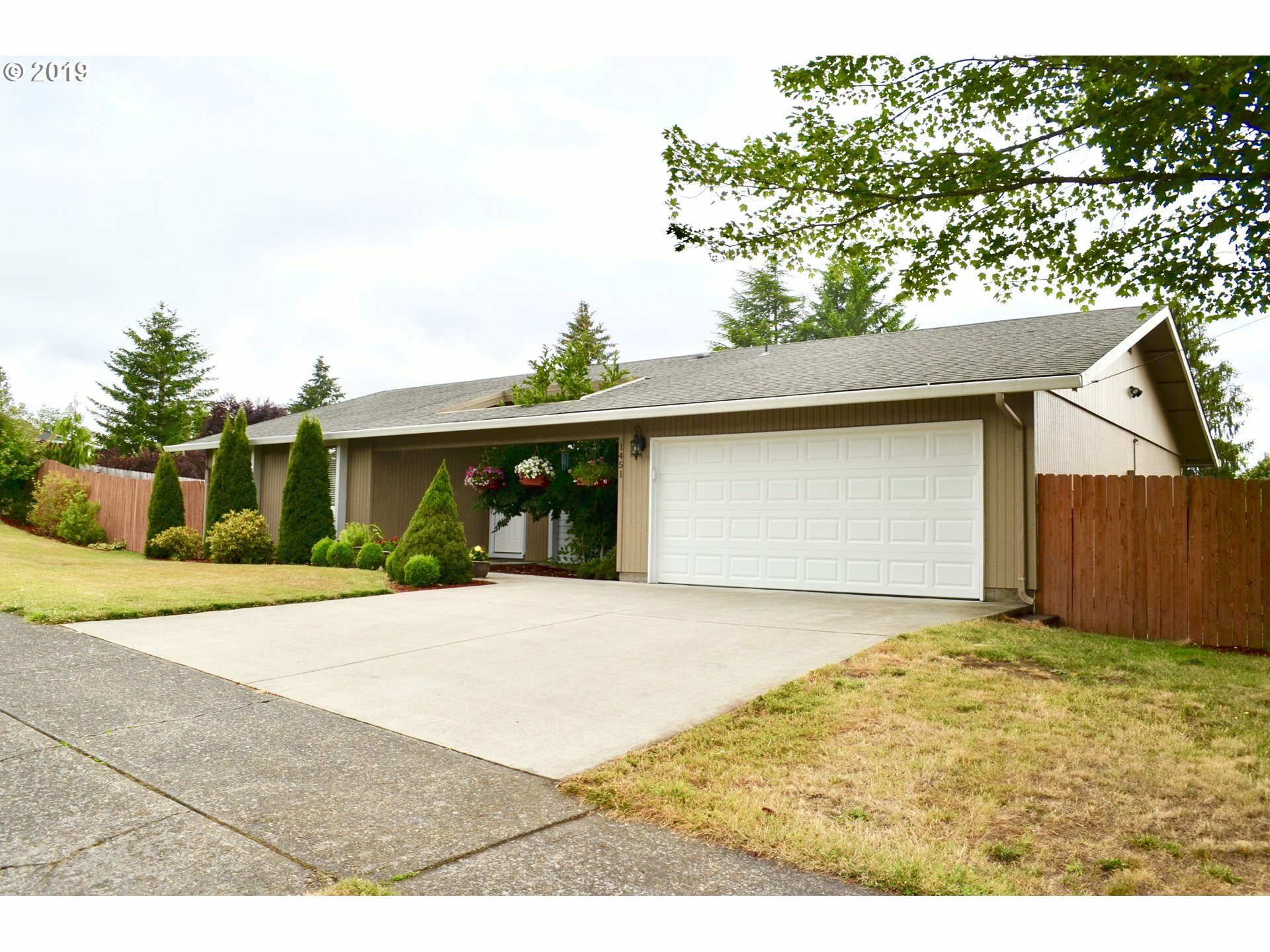 Property Photo:  1451 NW 28th Ave  WA 98607 