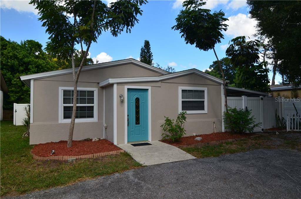 Property Photo:  3121 Elmer Street  FL 34231 