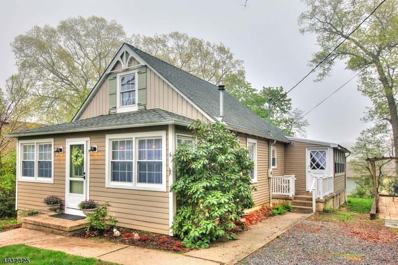 Property Photo:  6 Woodlawn Ter  NJ 07869 