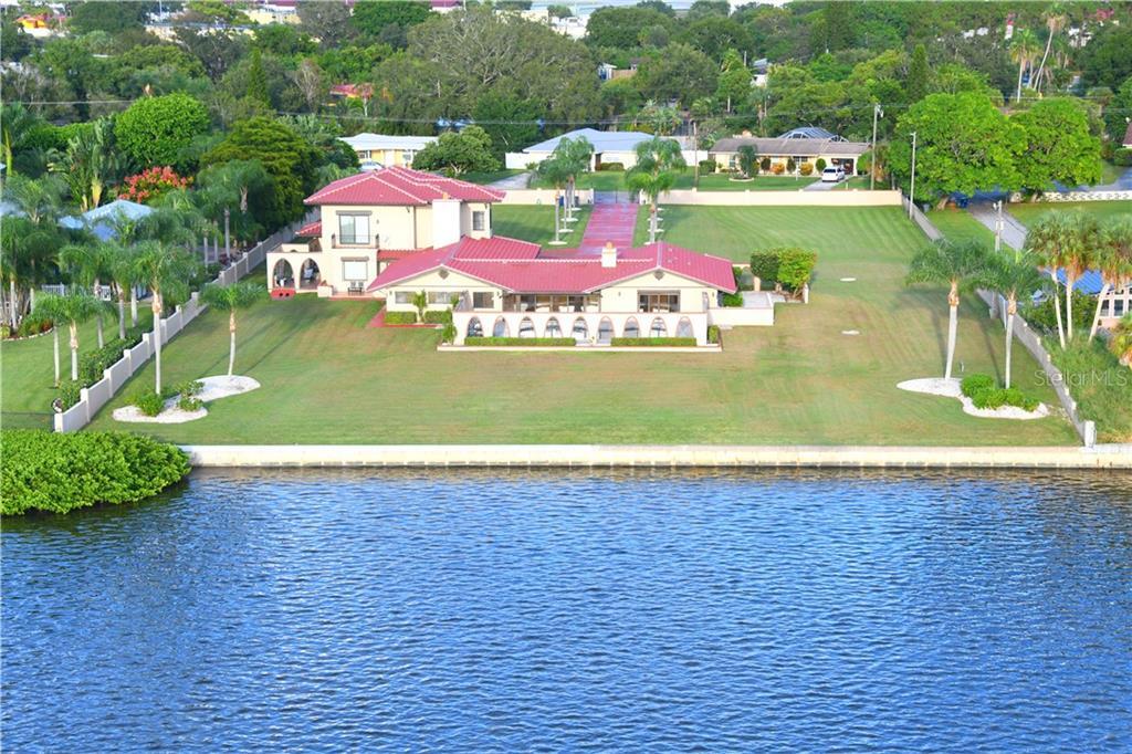 Property Photo: 8204 Longbay Boulevard FL 34243
