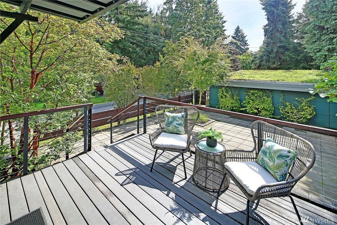 Property Photo:  3061 NE 97th St  WA 98115 