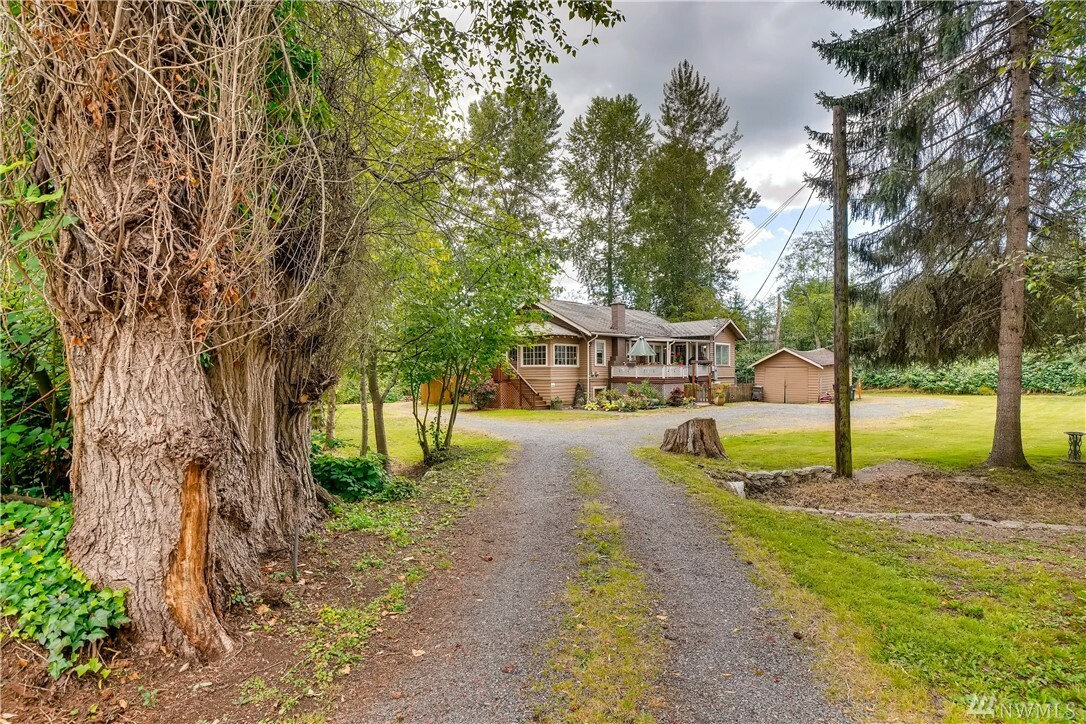 Property Photo:  16524 6th Ave W  WA 98037 