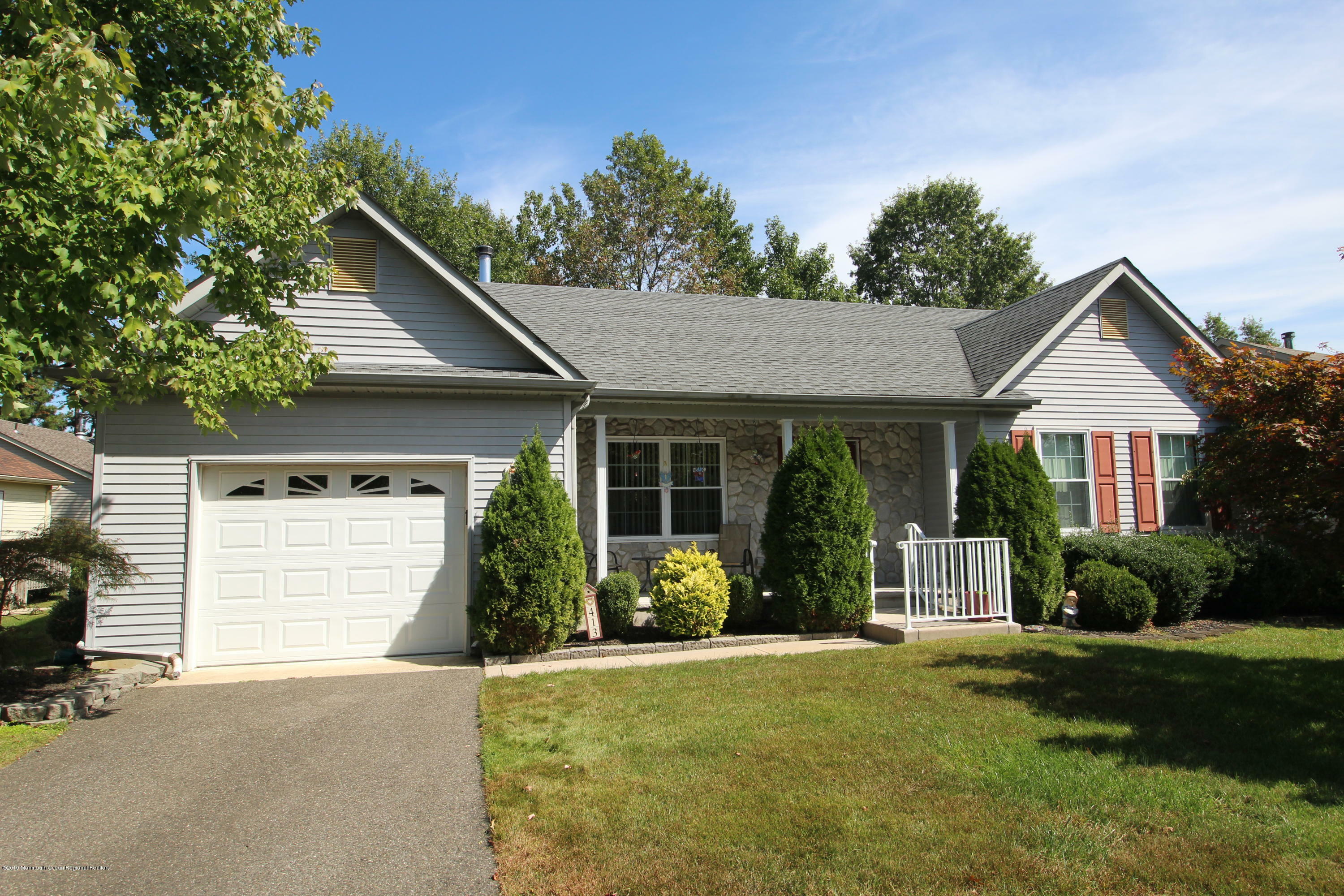 Property Photo:  413 Lily Court 1  NJ 08759 