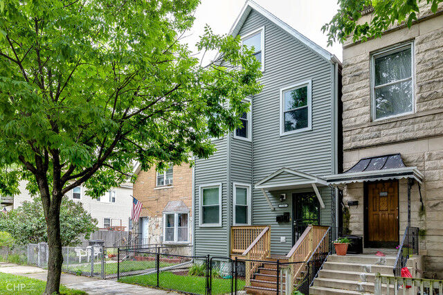 Property Photo: 734 W 47th Place IL 60609