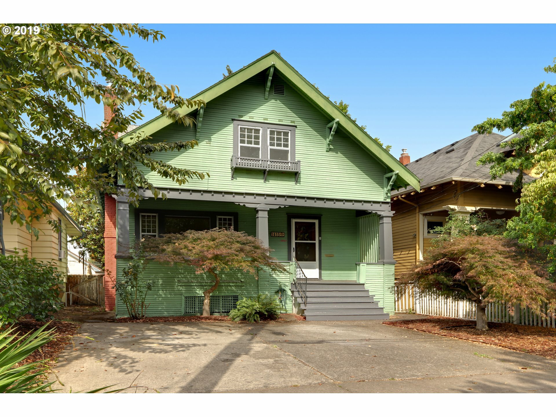 Property Photo:  1415 SE 50th Ave  OR 97215 