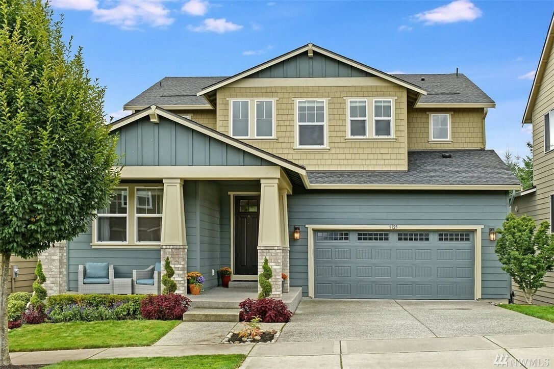 Property Photo:  9125 Satterlee Ave SE  WA 98065 