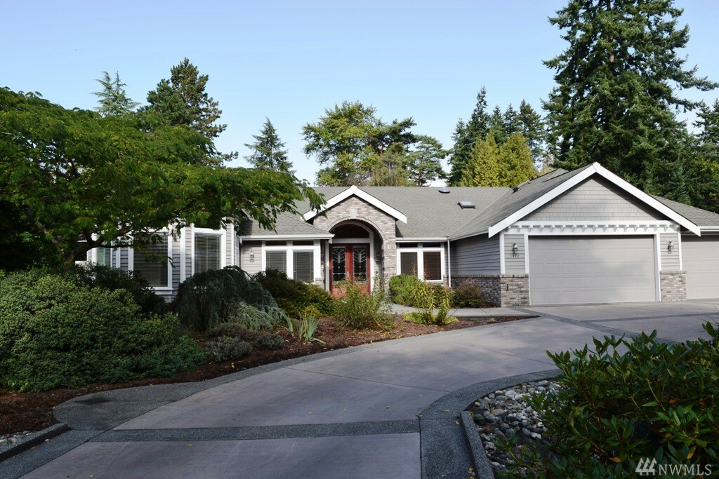 Property Photo: 1422 10th Place N WA 98020