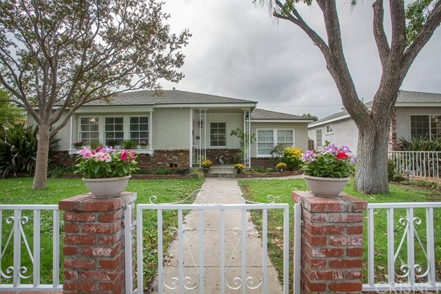 Property Photo:  17822 Hartland Street  CA 91335 