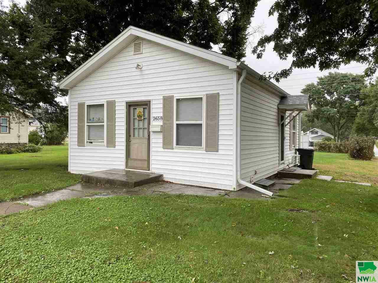 2658 S Lakeport St  Sioux City IA 51106 photo