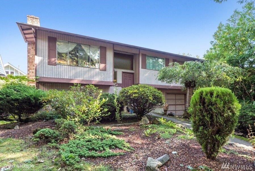 Property Photo: 920 22nd Avenue WA 98122