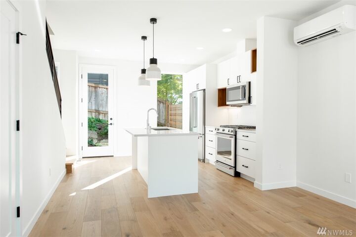 Property Photo:  1201 S Atlantic St  WA 98144 