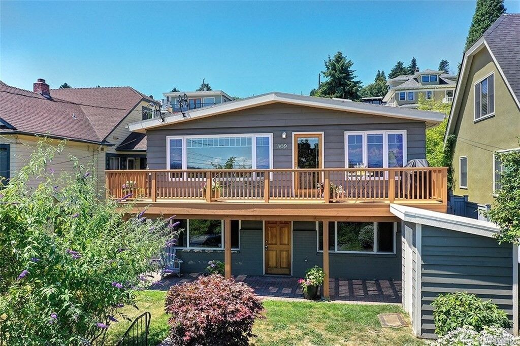 Property Photo: 809 Lake Washington Blvd S WA 98144