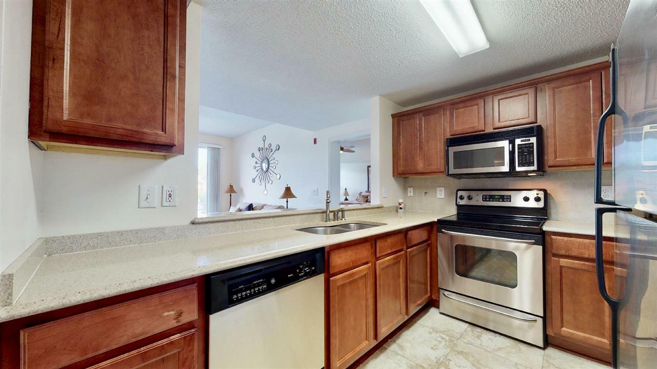 Property Photo:  1005 Bella Vista Blvd 17-101 And Garage  FL 32084 