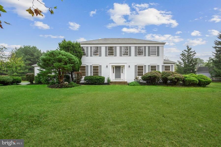 Property Photo:  6 Huntington Drive  NJ 08550 