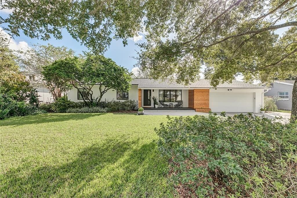 Property Photo: 520 Langholm Drive FL 32789