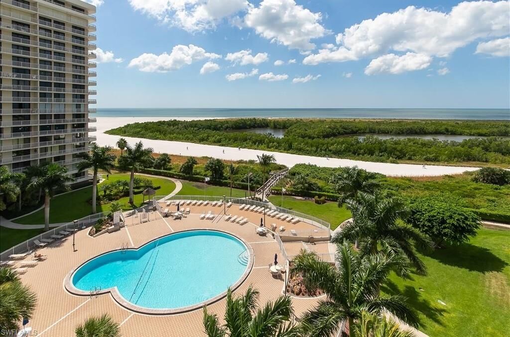 Property Photo:  440 Seaview Ct 806  FL 34145 