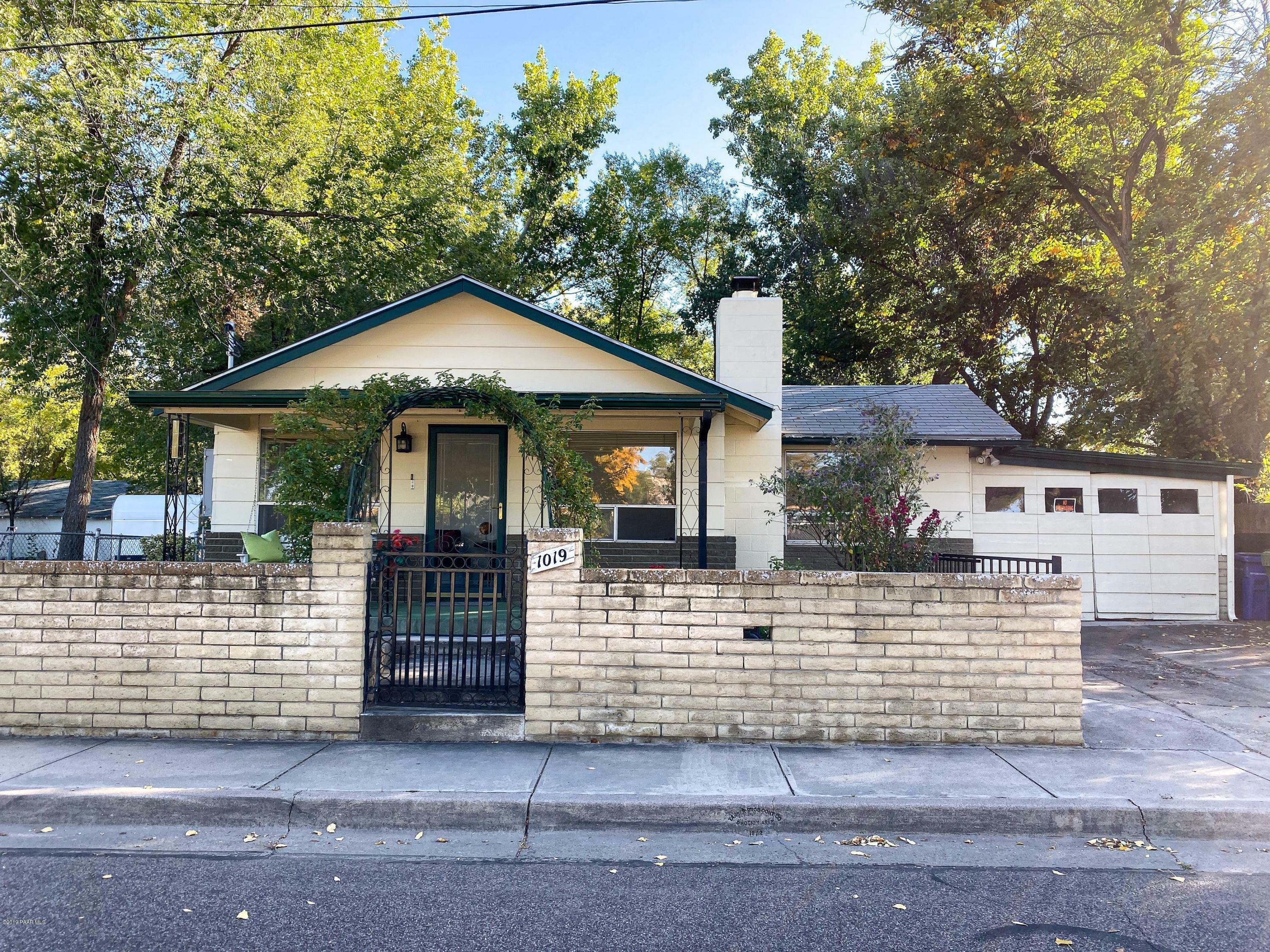 Property Photo:  1019 Whipple Street  AZ 86305 