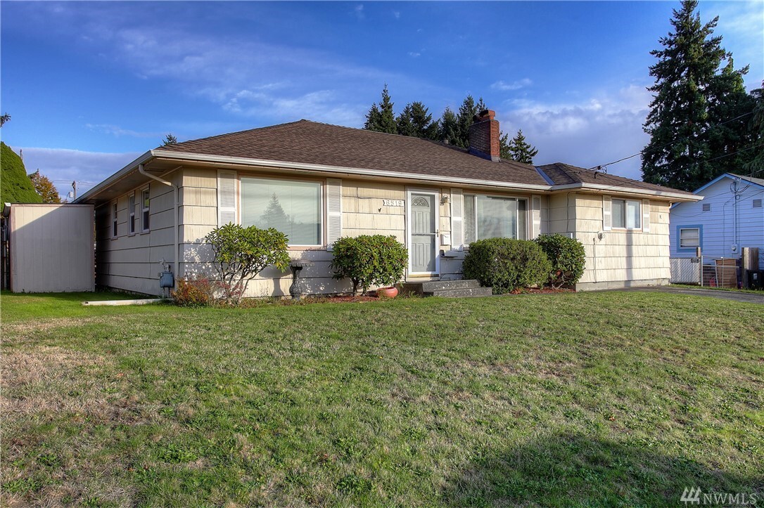 Property Photo: 6519 S Yakima WA 98408