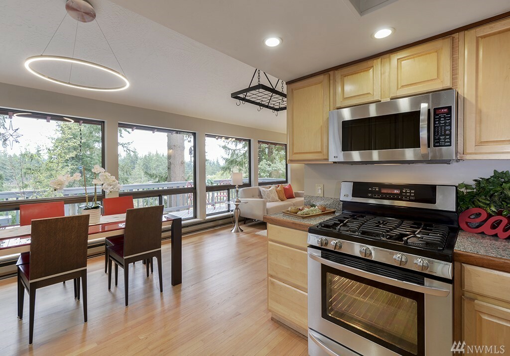 Property Photo: 16457 SE 264th St WA 98042