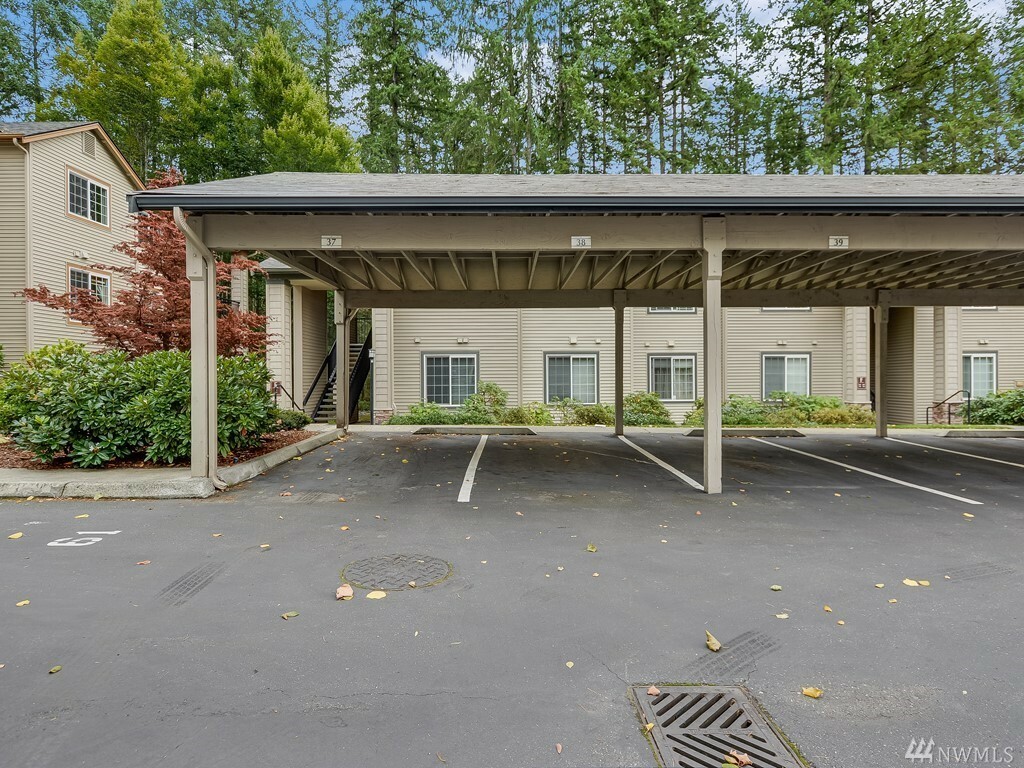 Property Photo: 25025 SE Klahanie Blvd F201 WA 98029