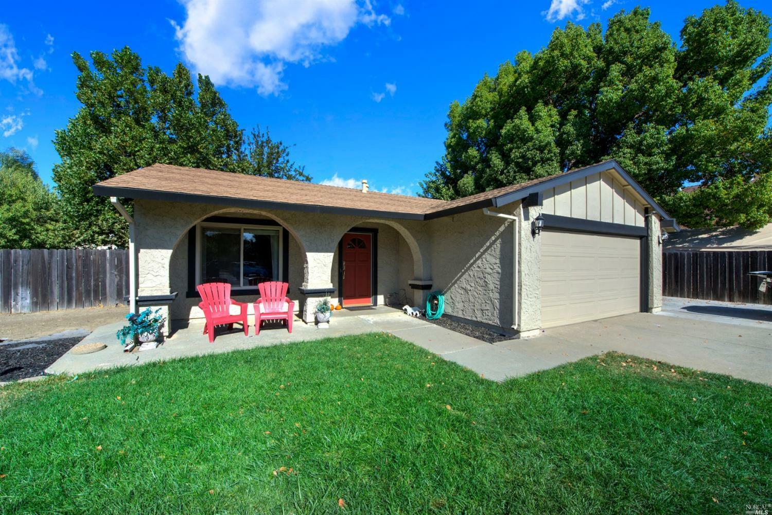 Property Photo:  640 Flagstaff Court  CA 95687 