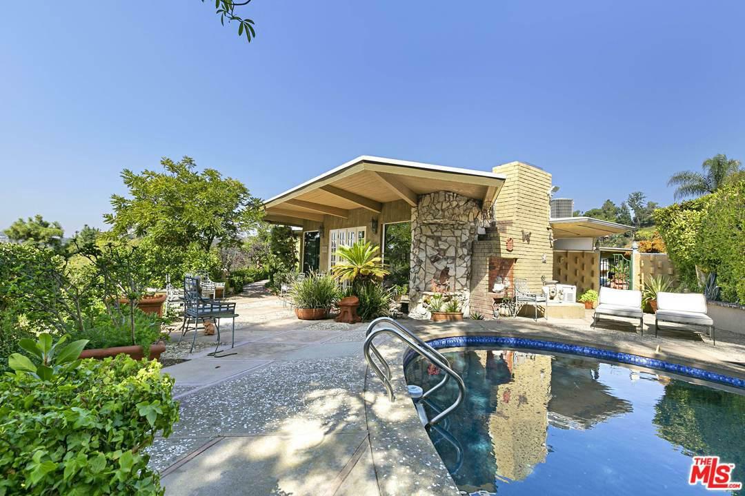 2534 Astral Dr  Los Angeles CA 90046 photo