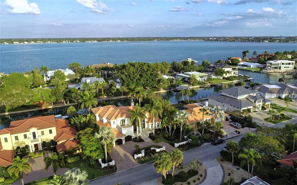 Property Photo: 476 Partridge Circle FL 34236