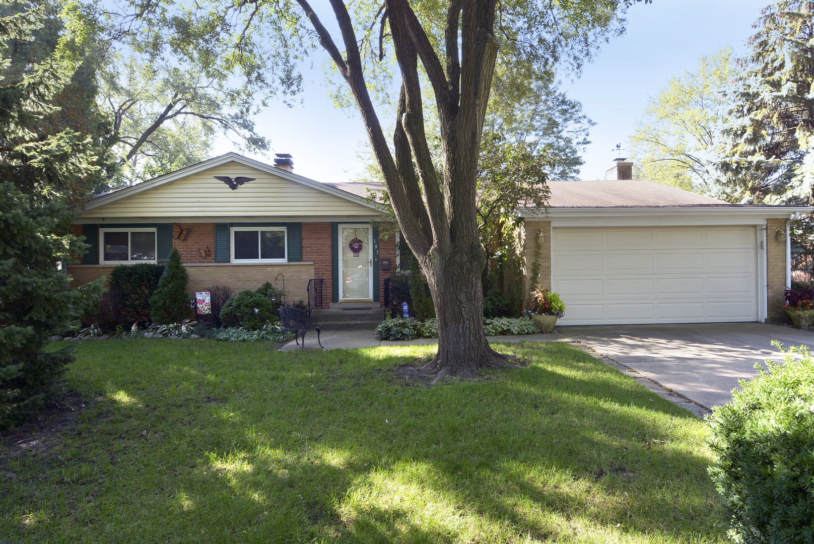 Property Photo: 193 Kinkaid Court IL 60016