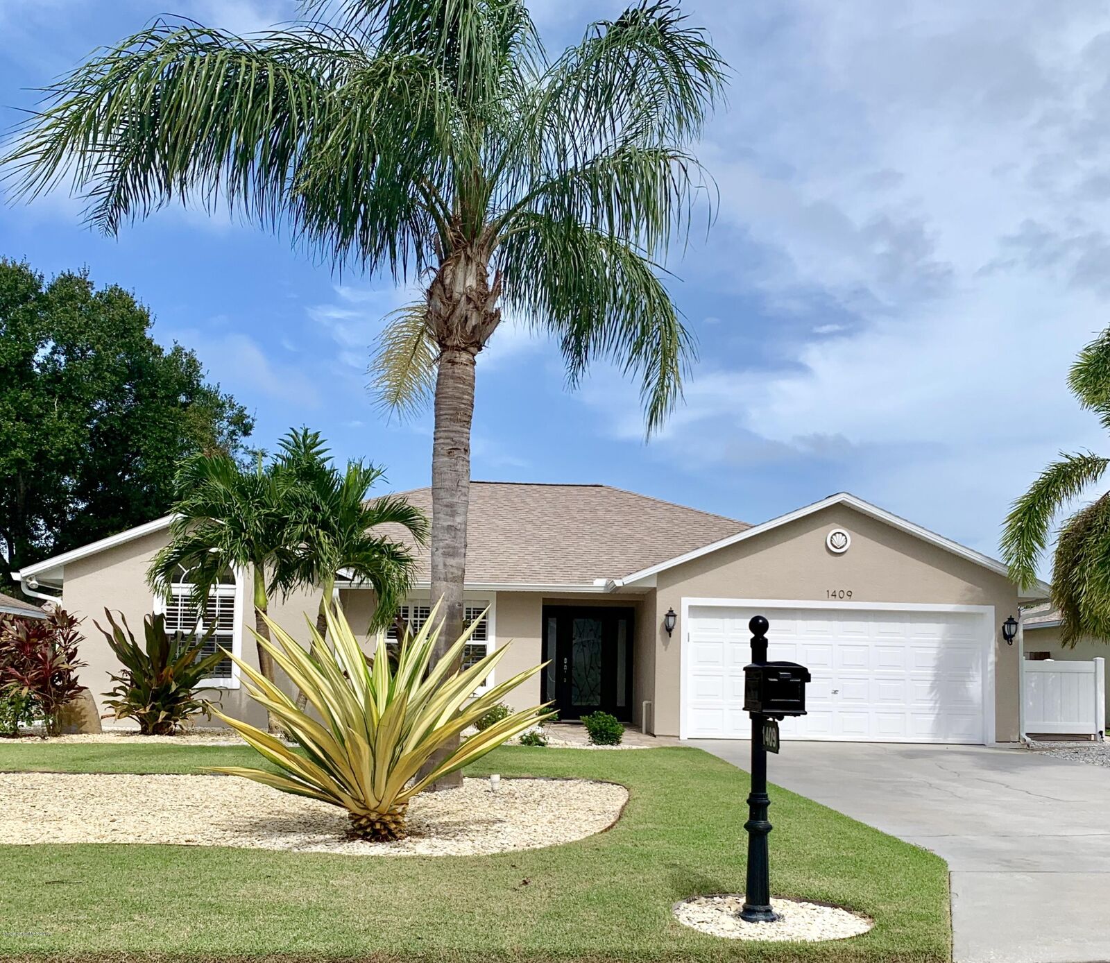 Property Photo: 1409 California Drive FL 32940