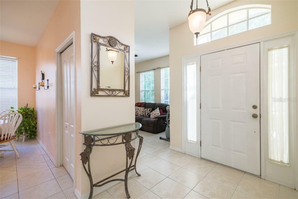 Property Photo:  6824 Monarch Park Drive  FL 33572 